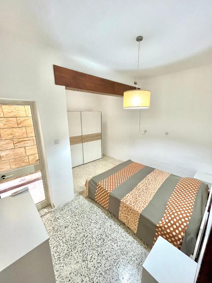 Camag Apartment - Very Close To Airport Бірзеббуджа Екстер'єр фото