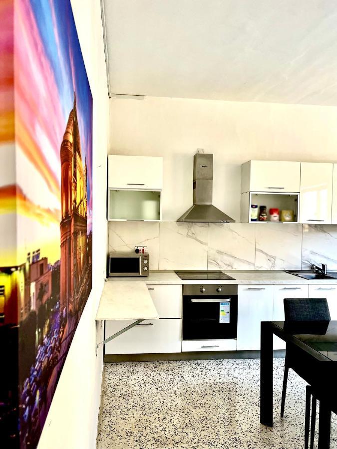 Camag Apartment - Very Close To Airport Бірзеббуджа Екстер'єр фото